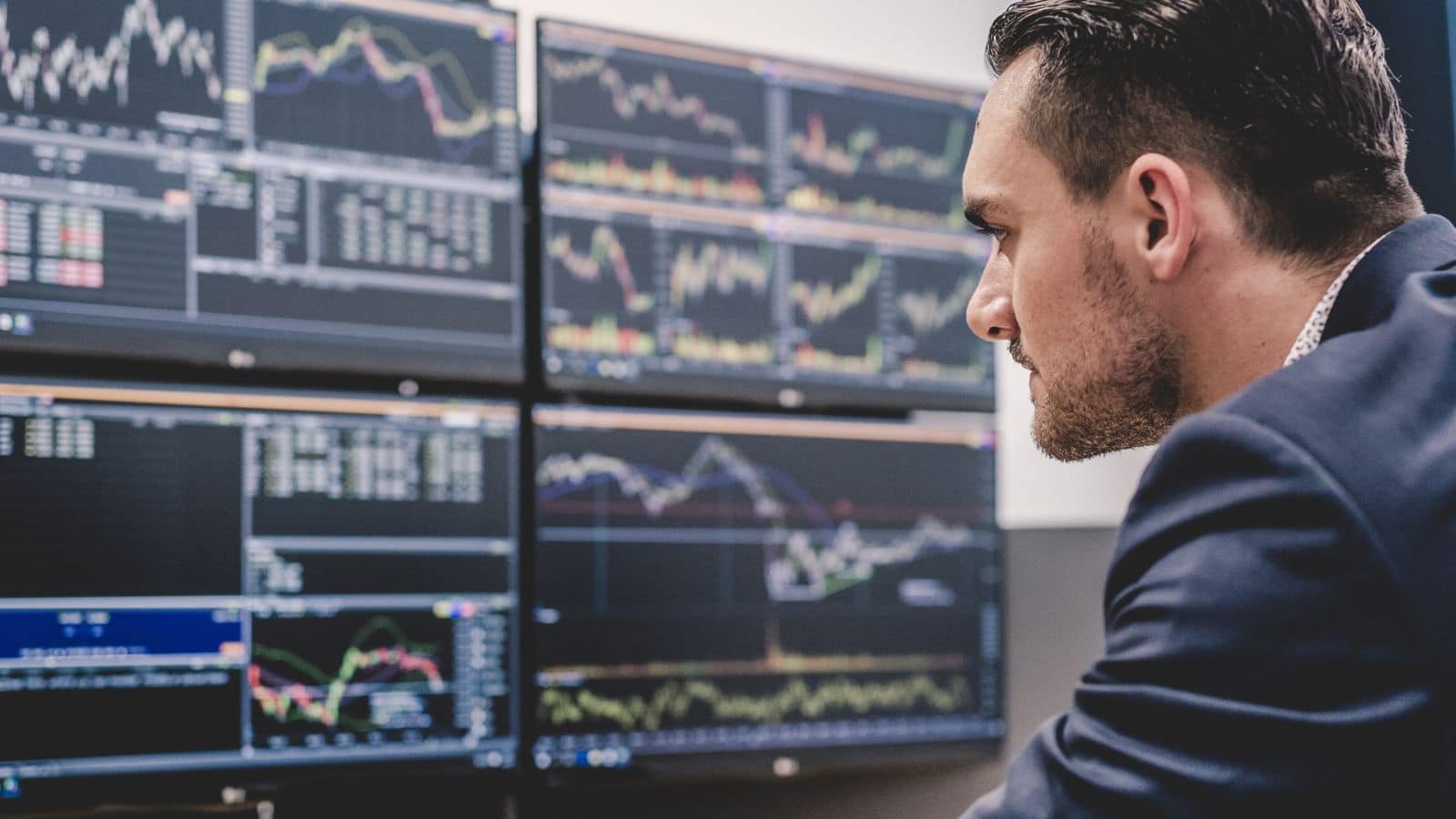 Building a diversified portfolio with international equities and bonds Building a diversified portfolio with international equities and bonds